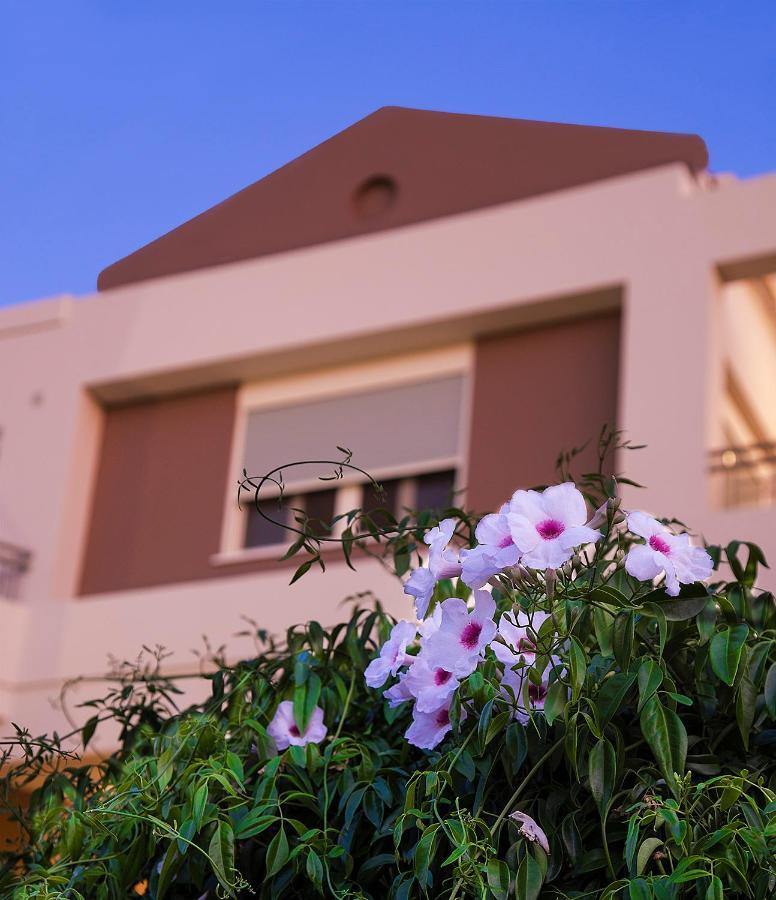 Lotos - Luxury Apartments กูนูปิเดียนา ภายนอก รูปภาพ